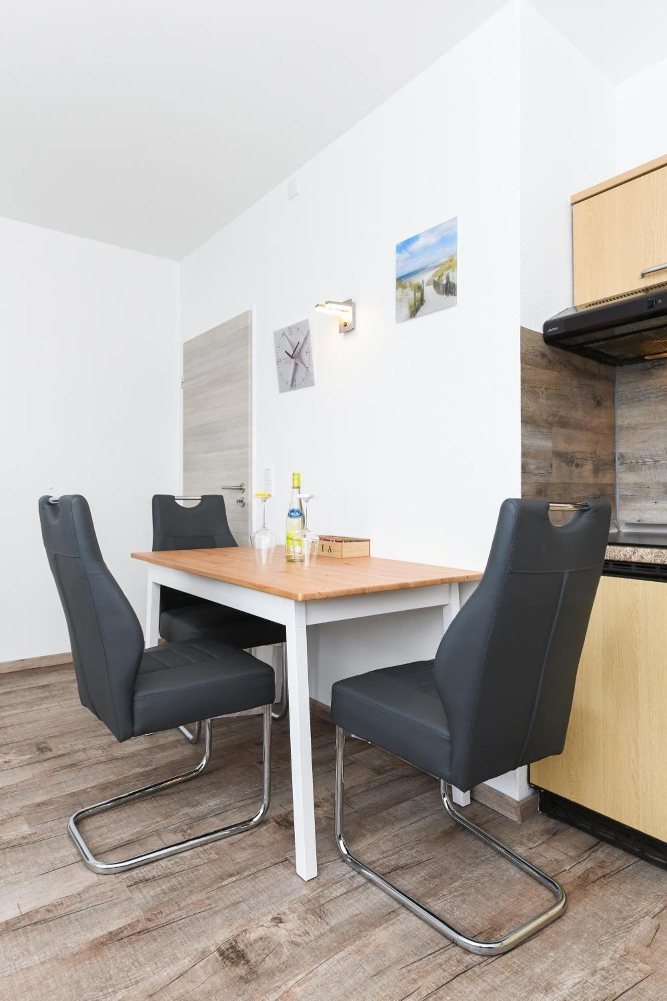 Ferienwohnungen Haus Boje "Wattwurm" Neuharlingersiel Buitenkant foto